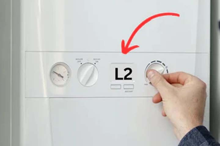 Close-up of boiler display showing L2 error code, highlighting what L2 means on a boiler